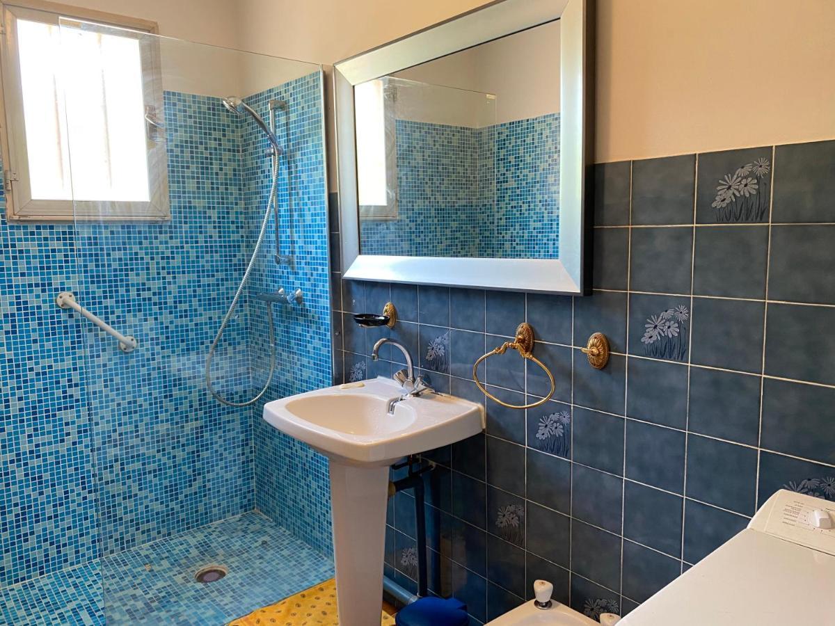 Casa Minnana Figari  Εξωτερικό φωτογραφία